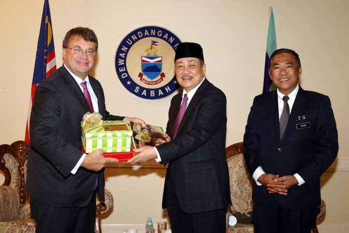 Pelabur sangat dialu-alukan ke Sabah, termasuk ke AS – Hajiji 