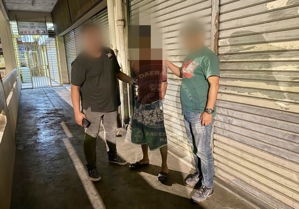 Ugut ibu sendiri guna parang, lelaki ditahan polis